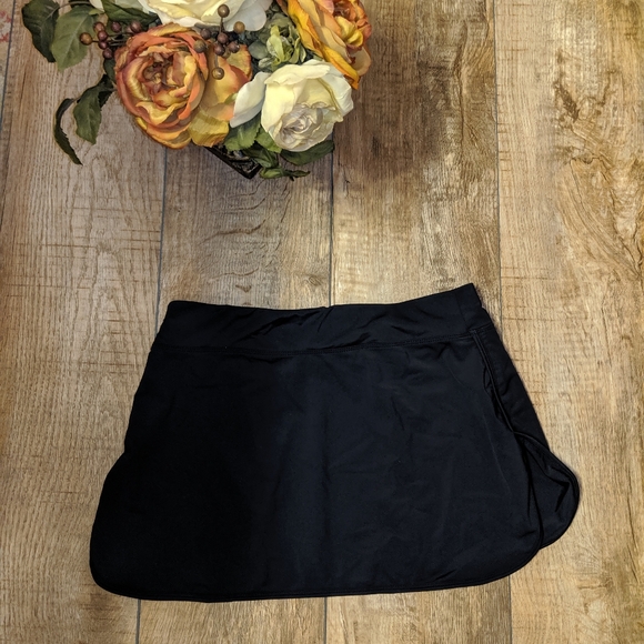 Women's Skirt Sport Skirt size Medium - Picture 2 of 4